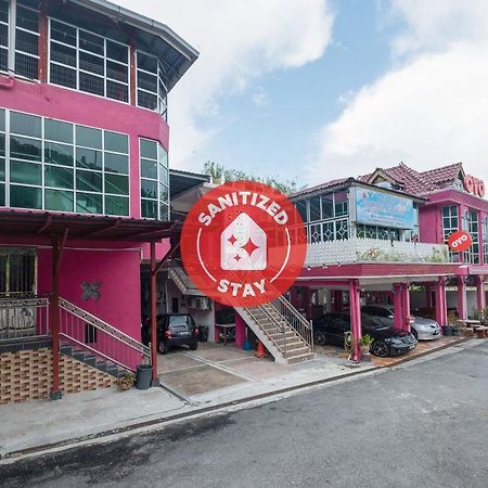 Oyo 89984 Noris Wang Homestay Lumut Exteriér fotografie