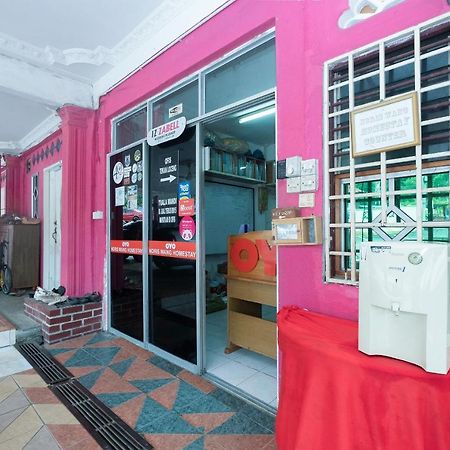 Oyo 89984 Noris Wang Homestay Lumut Exteriér fotografie