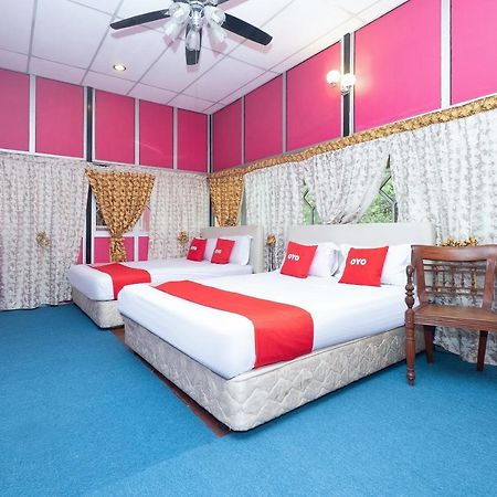 Oyo 89984 Noris Wang Homestay Lumut Exteriér fotografie