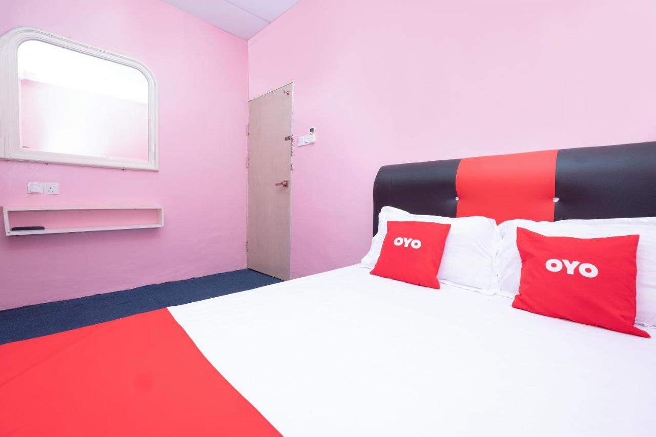 Oyo 89984 Noris Wang Homestay Lumut Exteriér fotografie