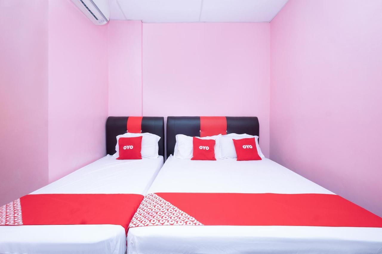 Oyo 89984 Noris Wang Homestay Lumut Exteriér fotografie