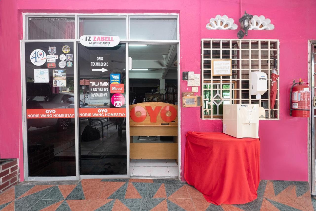 Oyo 89984 Noris Wang Homestay Lumut Exteriér fotografie