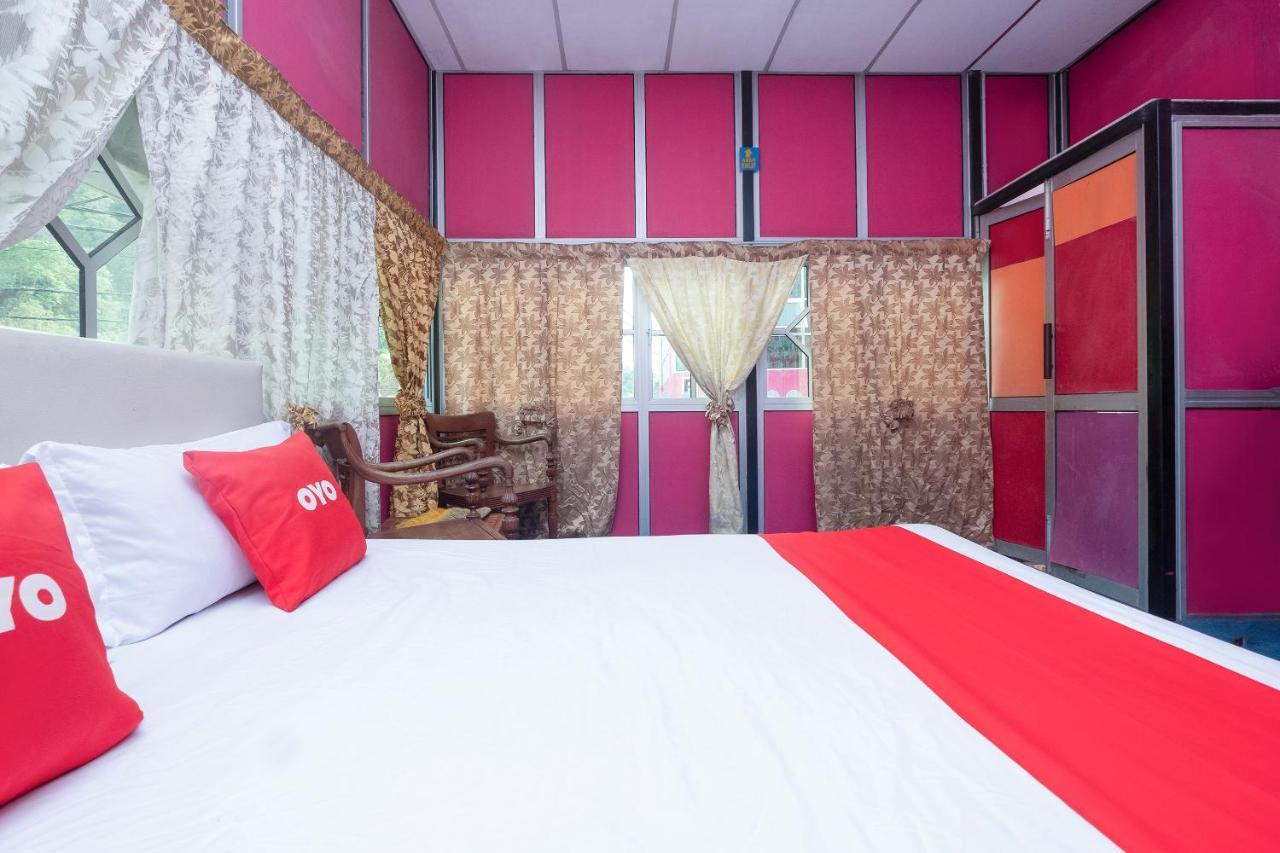Oyo 89984 Noris Wang Homestay Lumut Exteriér fotografie