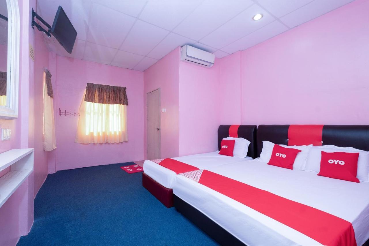 Oyo 89984 Noris Wang Homestay Lumut Exteriér fotografie