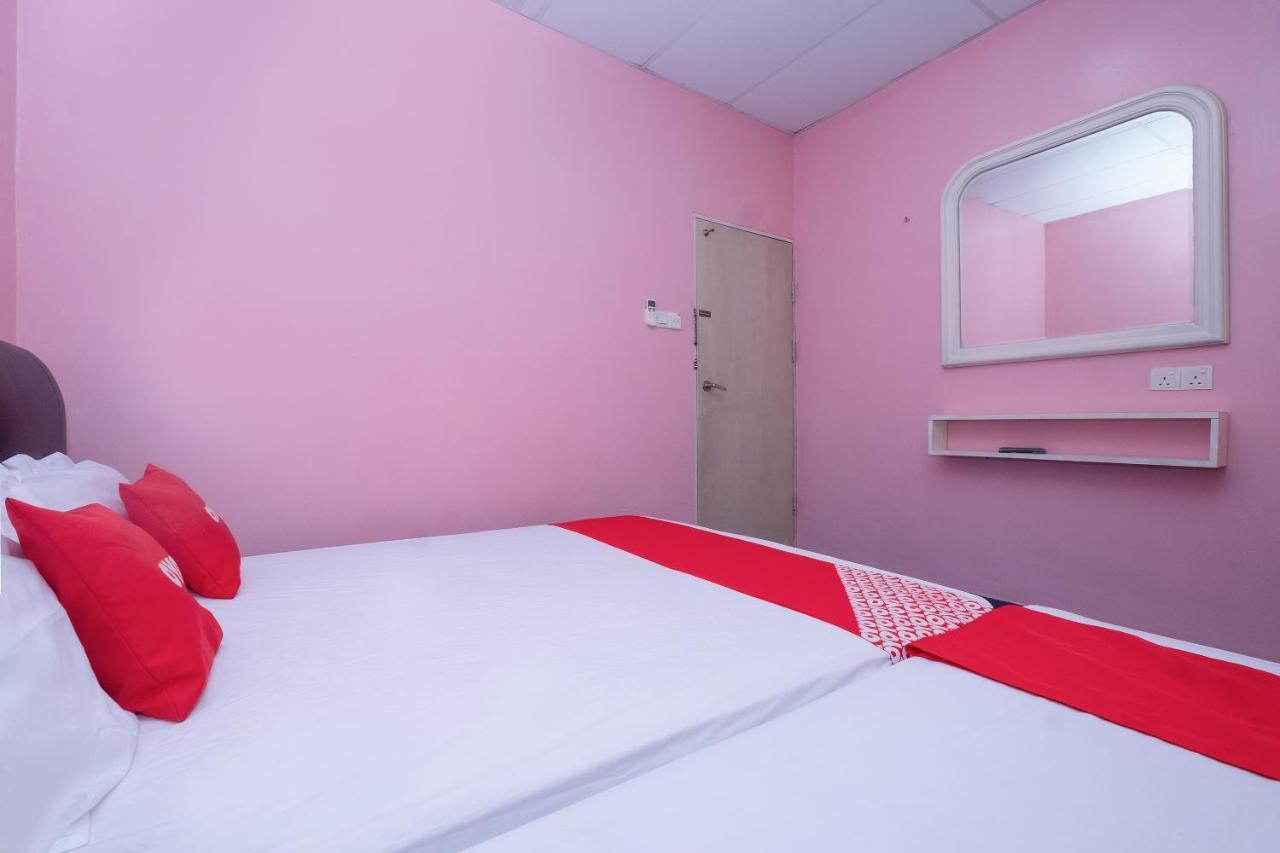 Oyo 89984 Noris Wang Homestay Lumut Exteriér fotografie