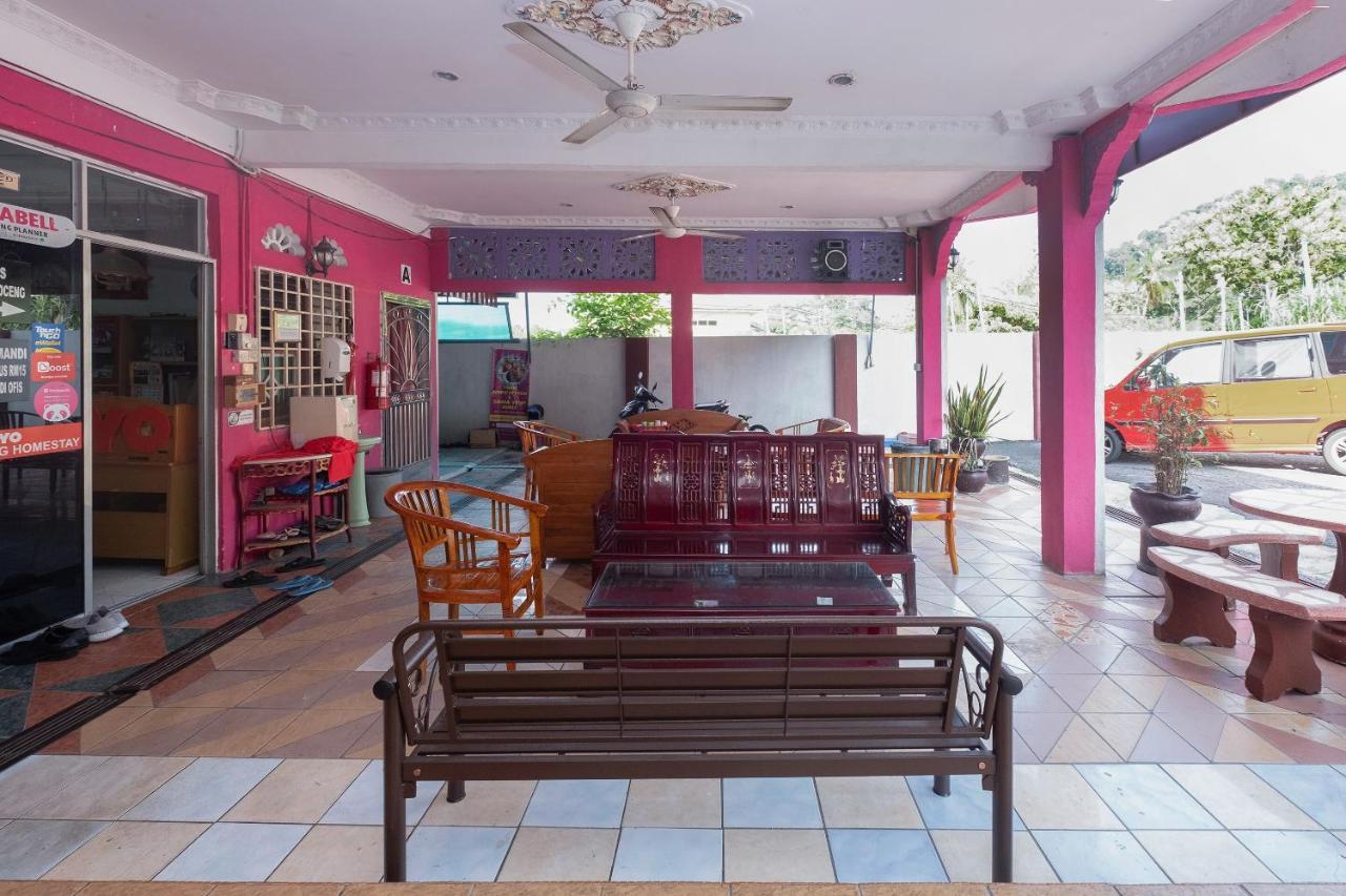 Oyo 89984 Noris Wang Homestay Lumut Exteriér fotografie