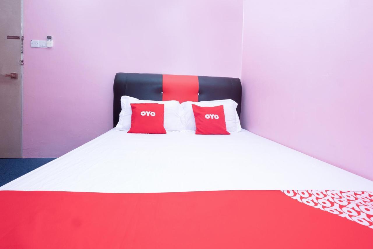 Oyo 89984 Noris Wang Homestay Lumut Exteriér fotografie