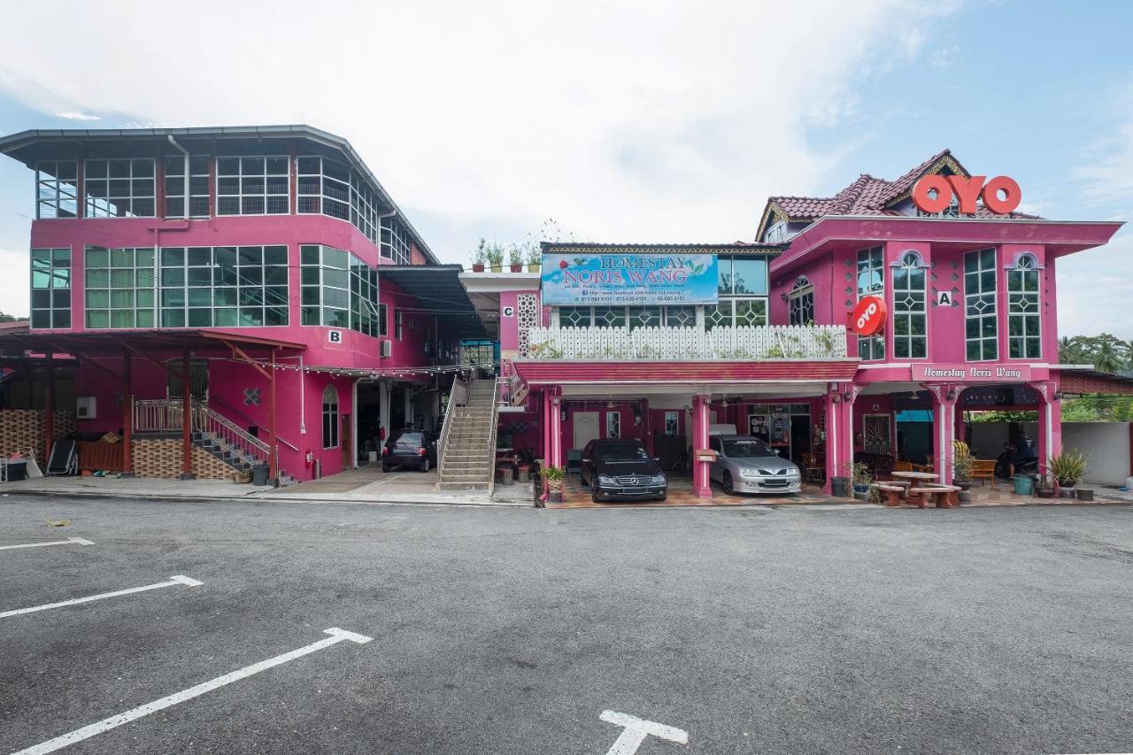 Oyo 89984 Noris Wang Homestay Lumut Exteriér fotografie