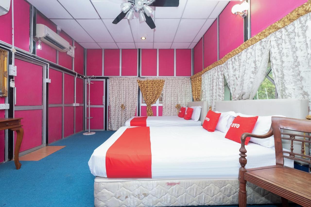 Oyo 89984 Noris Wang Homestay Lumut Exteriér fotografie