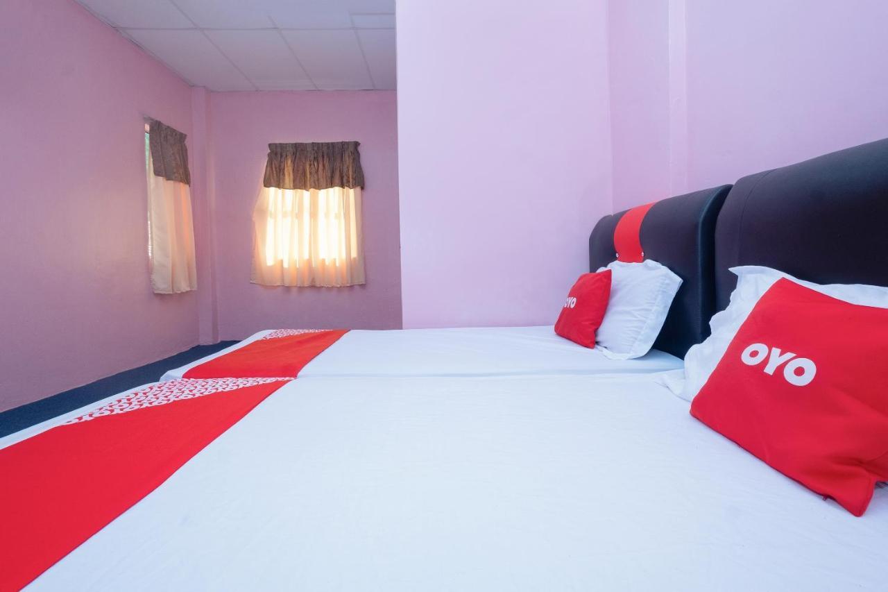 Oyo 89984 Noris Wang Homestay Lumut Exteriér fotografie